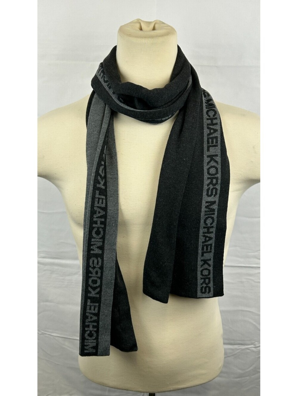 Michael Kors Designer Men's Reversible Black/Gray Logo Knit Acrylic Winter Scar